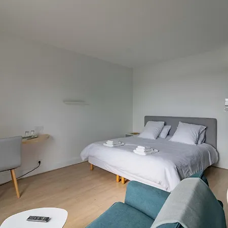 Renovee A Avec Piscine Privee Et Vue Sur Le Lac, Ideale Pour 15 Personnes - Fr-1-622-105 *
