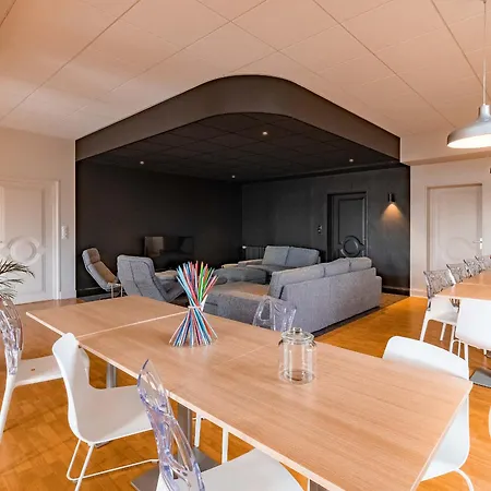 Renovee A Avec Piscine Privee Et Vue Sur Le Lac, Ideale Pour 15 Personnes - Fr-1-622-105 *